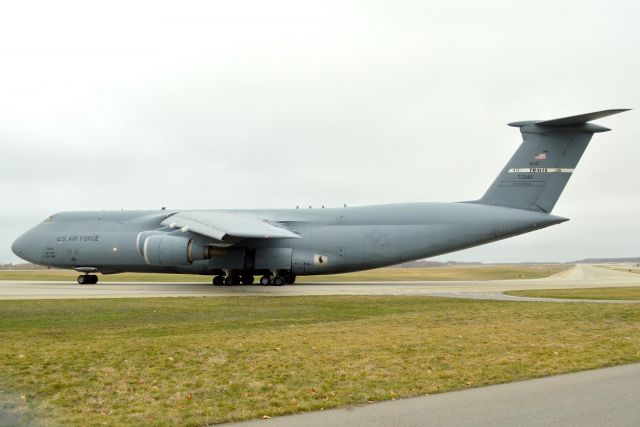 Lockheed C-5 Galaxy (87-0042) - Reach 969 Heavy C5M from Travis AFB CA