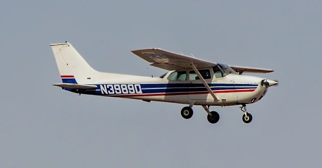 Cessna Skyhawk (N3989Q) - N3989Q 1971 Cessna 172L Skyhawk s/n 17260089 - North Las Vegas Airport  KVGTbr /Photo: Tomás Del Corobr /February 11, 2021