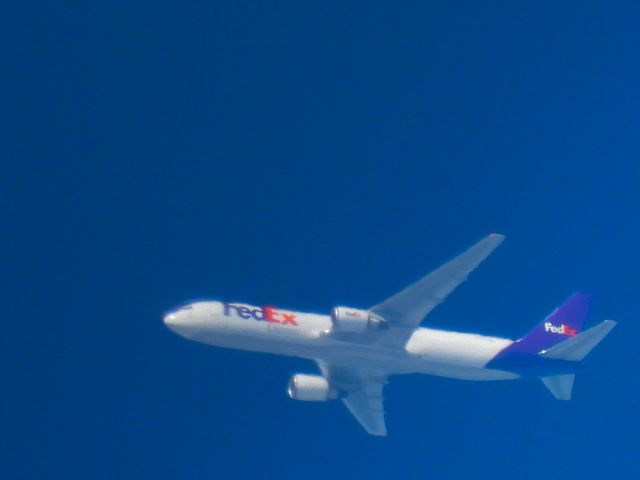 BOEING 767-300 (N150FE)