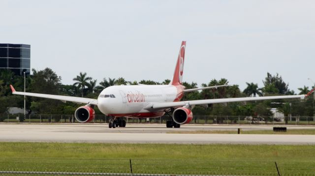 Airbus A330-200 (D-ALPJ)