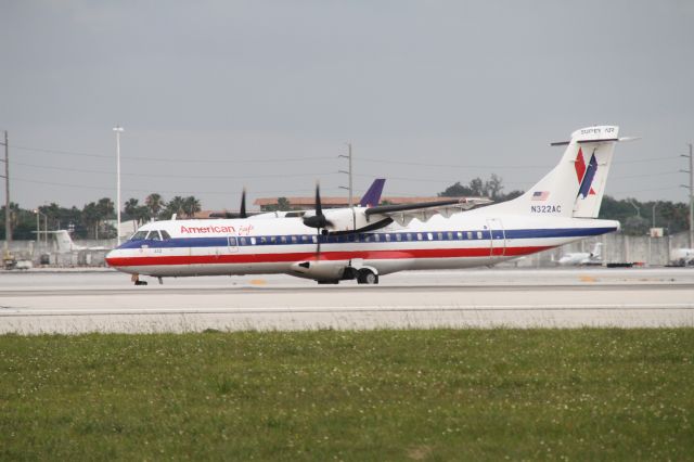 Aerospatiale ATR-72-500 (N322AC)