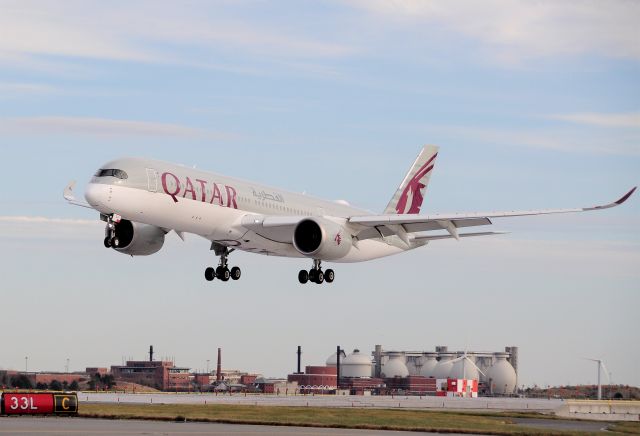 Airbus A350-900 (A7-ALJ) - 33L arrival from DOHA