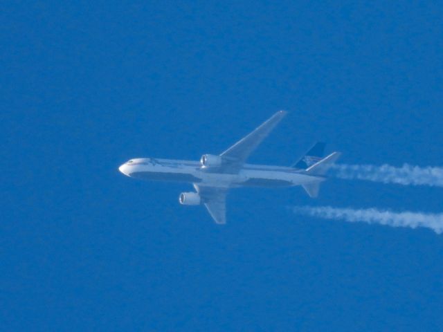 BOEING 767-300 (N316CM) - AJT886br /PHL-ONTbr /04/14/22