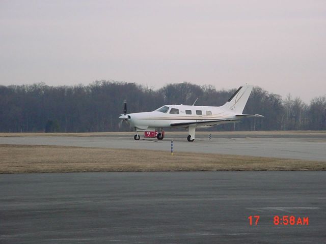 Piper Malibu Mirage (N229MM) - Taxiing to ramp...