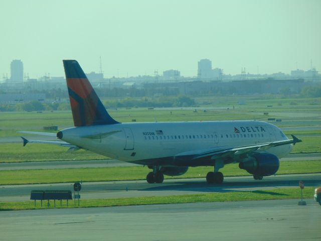 Airbus A319 (N355NB) - Delta Airlinesbr /Airbus A319-100br /N355NB  cn 1839br /Aeroporto Internacional de Toronto - Canada - (CYYZ / YYZ)br /Date: October 07, 2016br /Photo: Marcos Pereirabr /Comentarios: Ex Northwest Airlines nov/2002 and Delta Airlines oct/2008br /Instagram: @map1982 @map_spotter @aeroportodepousoalegre 