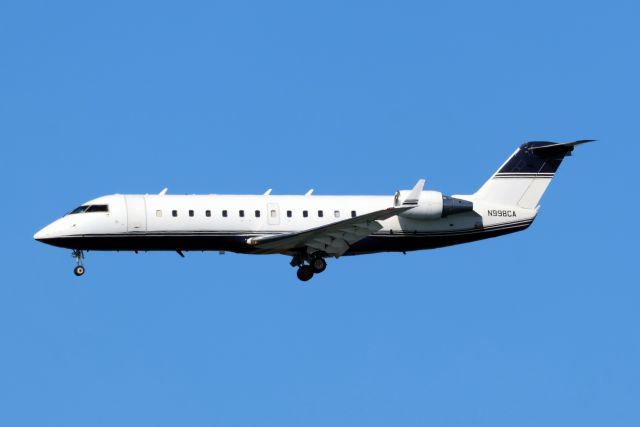 Canadair Regional Jet CRJ-200 (N998CA)