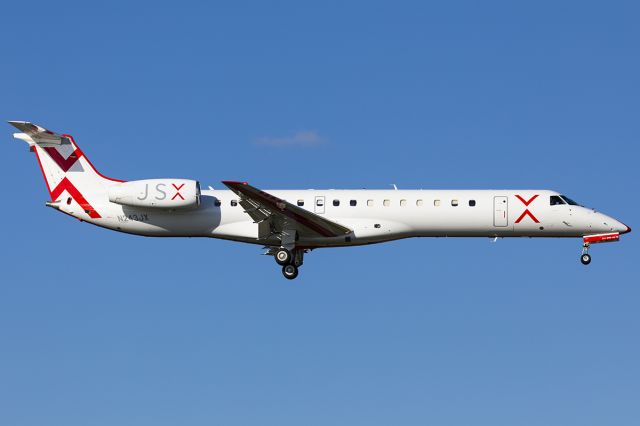 Embraer ERJ-145 (N243JC)