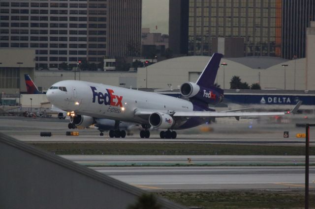 Boeing MD-11 (N590FE)