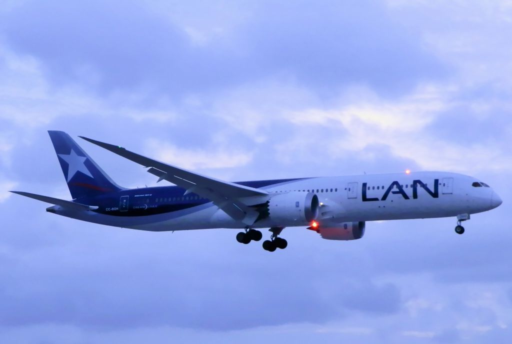 Boeing 787-9 Dreamliner (CC-BGH)