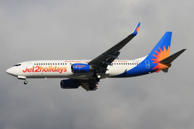 Boeing 737-800 (G-JZHL)
