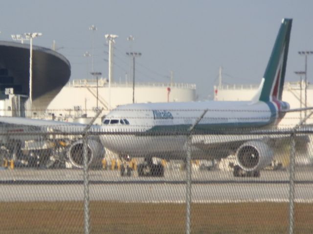 Airbus A330-200 (EI-EJP)