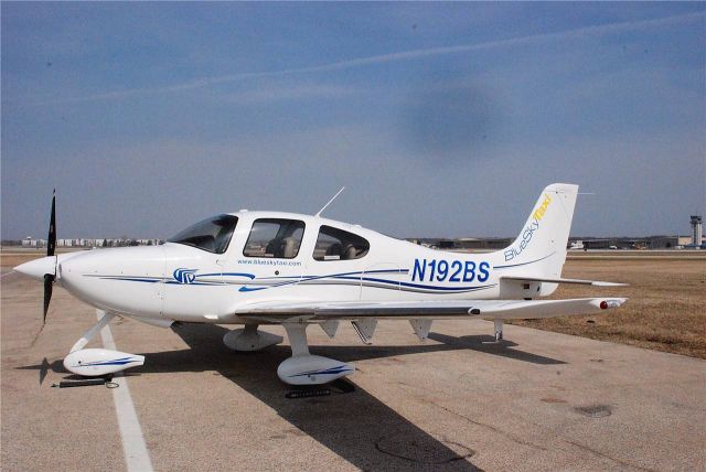Cirrus SR-22 (N192BS)