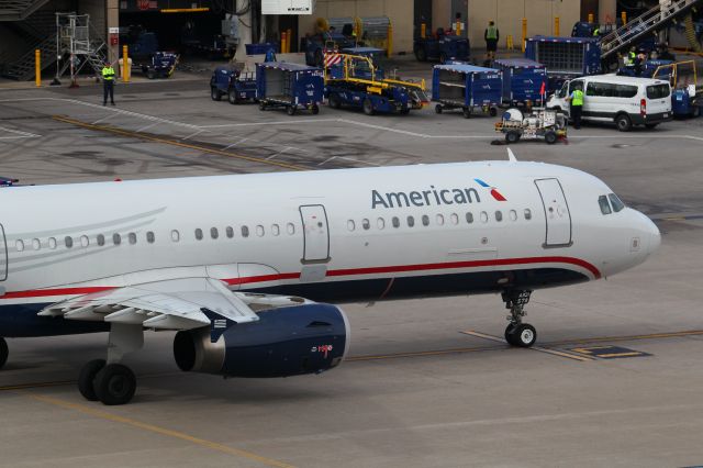 Airbus A321 (N578UW)