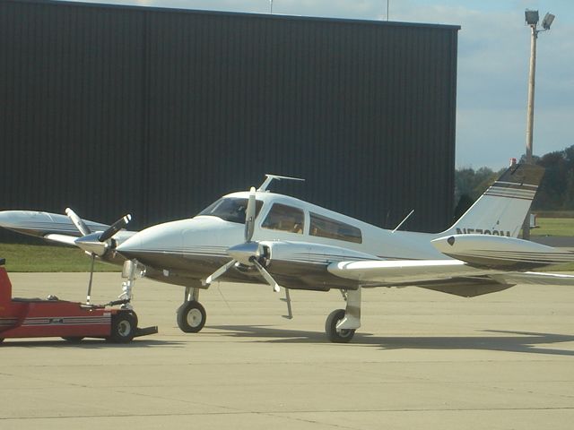 Cessna 310 (N5709M)