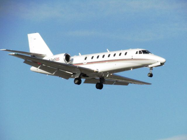 Cessna Citation Sovereign (N365QS) - Landing RWY 20R