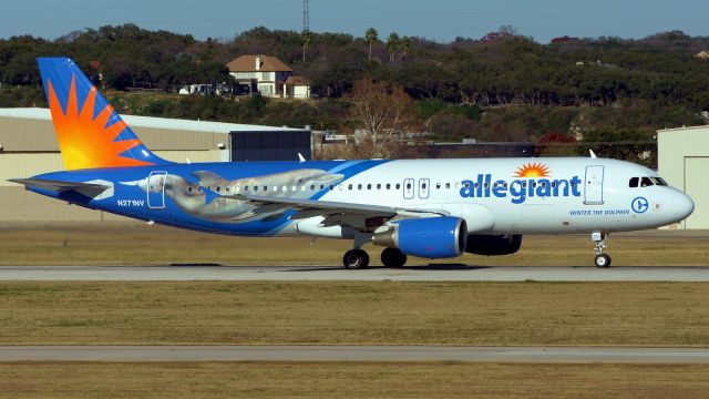 Airbus A320 (N271NV) - 13R departure.