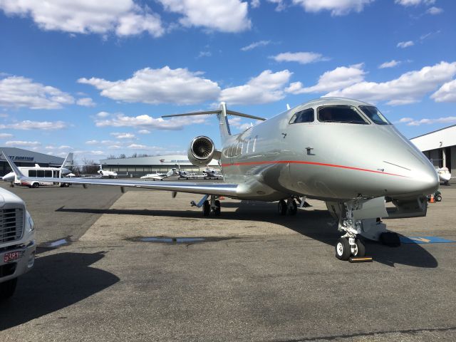 Canadair Challenger 350 (N352VJ)