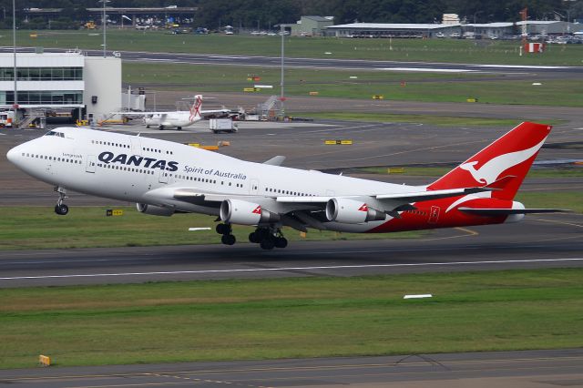 Boeing 747-400 (VH-OEI)