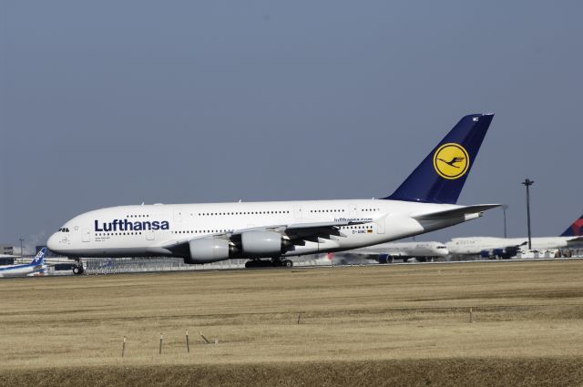 Airbus A380-800 (D-AIMC) - Departure at NRT Airport R/W34L on 2012/01/04