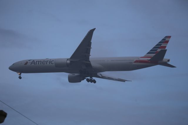 BOEING 777-300ER (N729AN)