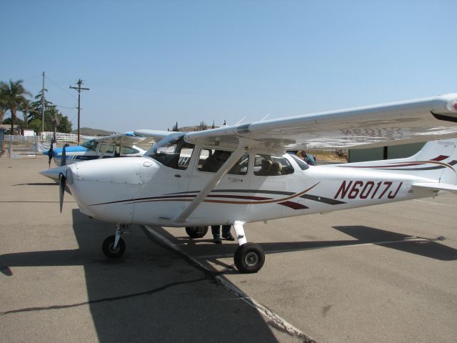 Cessna Skyhawk (N6017J) - 17J, a Cessna 172SP with Garmin G-1000 avionics, operated by Fly Corona.