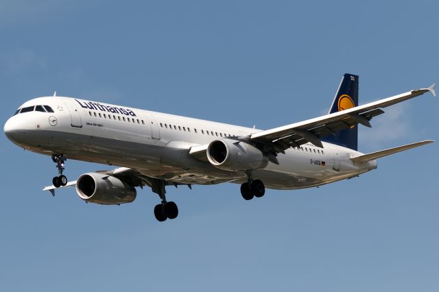 Airbus A321 (D-AIDQ)