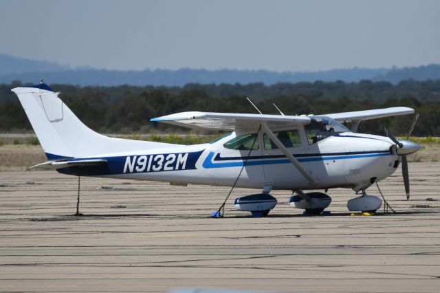 Cessna Skyhawk (N9132M)