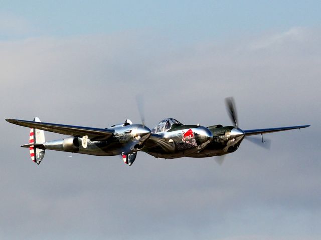 Lockheed P-38 Lightning (N25Y)