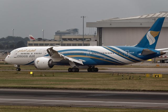 Boeing 787-9 Dreamliner (A4O-SF) - 5th September, 2024: Flight WY 101 taxiing to the gate after arriving from Muscat's Seeb International Airport. 