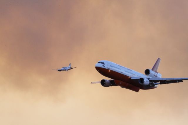 BOEING 737-400 (N430AX) - Yorba Linda california fire