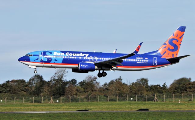 Boeing 737-800 (N821SY) - sun country b737-8fh n821sy landing at shannon 3/10/20.