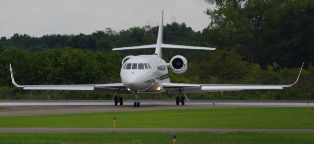 Dassault Falcon 2000 (N805DB) - MORRISTOWN, NEW JERSEY, USA-AUGUST 19, 2018: Seen just after landing at Morristown Municipal Airport was this Dassault Falcon 2000 twin engine jet.