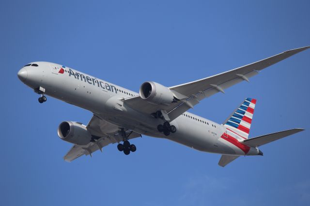 Boeing 787-9 Dreamliner (N821AN)
