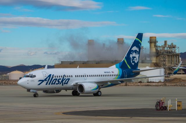 Boeing 737-700 (N618AS) - This Alaska Airlines 737 prepares to depart SCLA for SeaTac Washington sporting its new paint scheme.