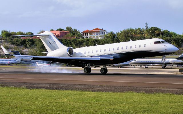 Bombardier Global Express (N711LS)