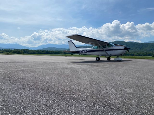 Cessna Skyhawk (N9671V)