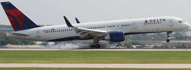 Boeing 757-200 (N543US)