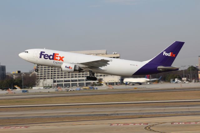 Airbus A300F4-600 (N672FE)