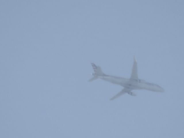 Embraer 175 (N278NN)