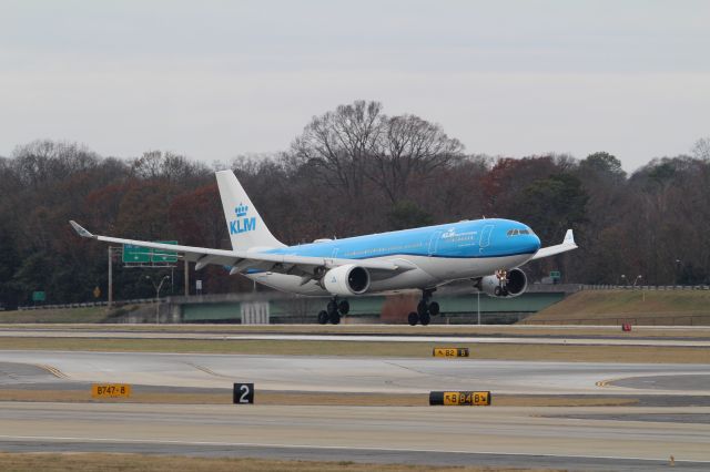 Airbus A330-200 (PH-AOC)