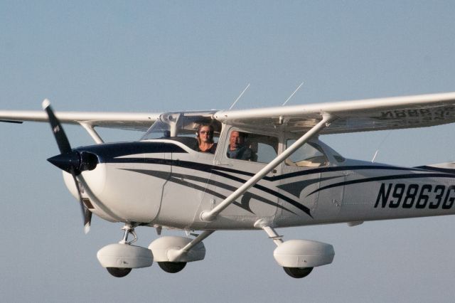Cessna Skyhawk (N9863G)