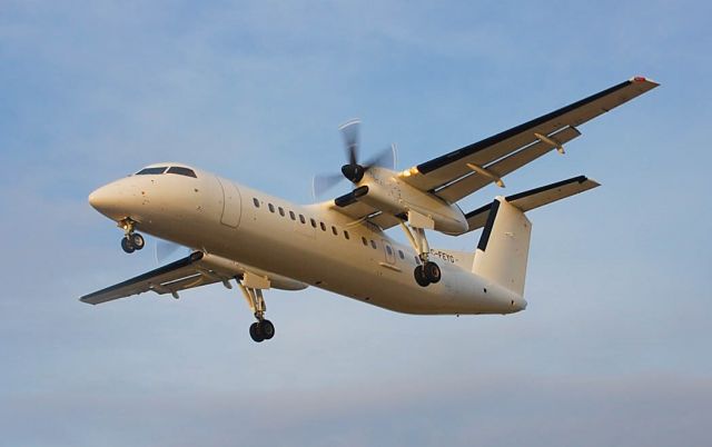 de Havilland Dash 8-300 (C-FEYG)