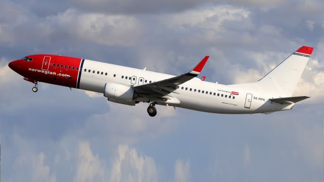 Boeing 737-800 (SE-RPK)