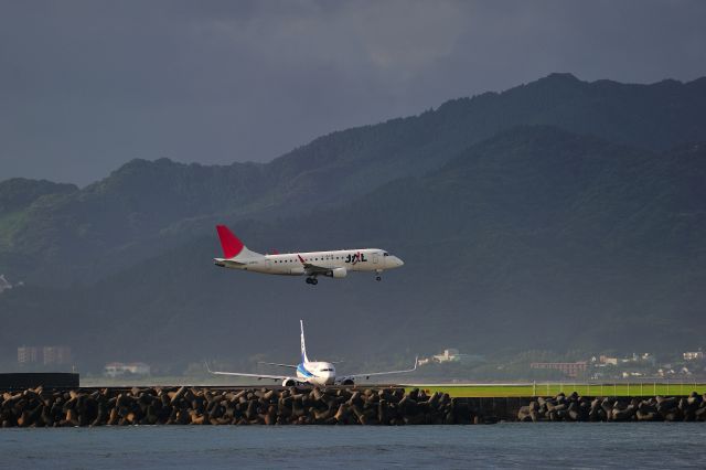 Embraer 170/175 (JA215J)