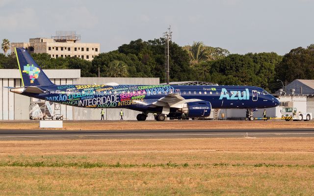 EMBRAER ERJ-190-400 (PR-PJN)