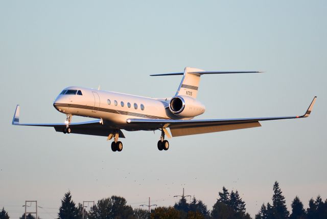 Gulfstream Aerospace Gulfstream V (N721S) - Arriving from EGPH, taken on my first trip to BFI