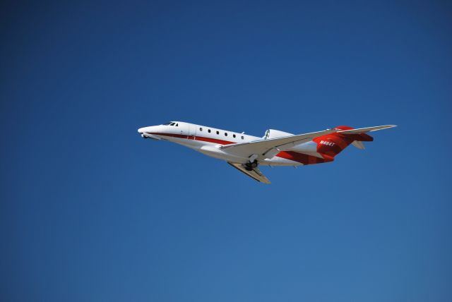 Cessna Citation X (N484T) - Take-off rwy 24