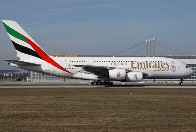 Airbus A380-800 (A6-EDF)