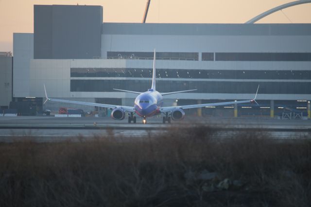 Boeing 737-800 (N8609A)