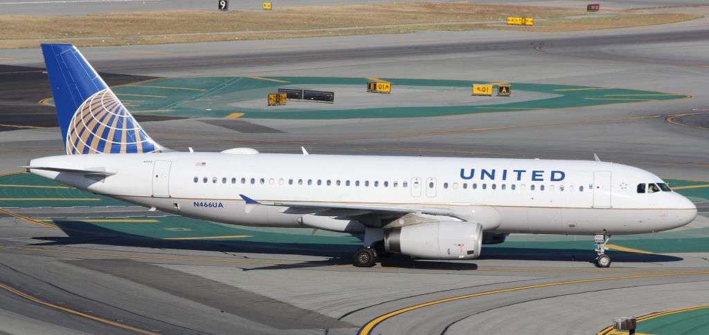 Airbus A320 (N466UA) - 8-16-16